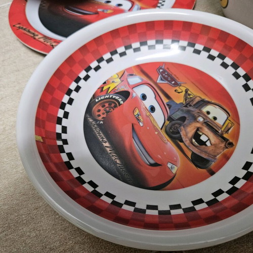 Plastic children's plates like new