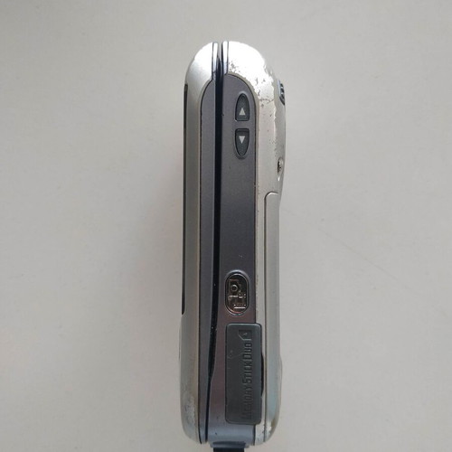 Sony Ericsson S700i mobile phone used without charger