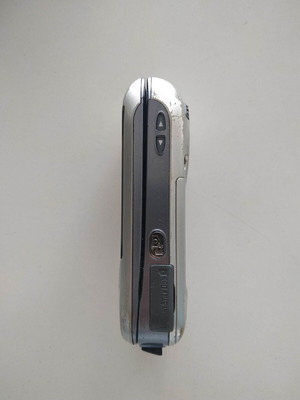 Sony Ericsson S700i mobile phone used without charger