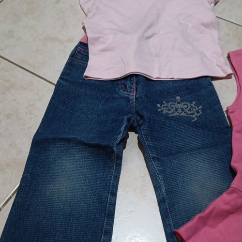 Baby clothing set like new, t-shirt with jeans and dress, 2 years
