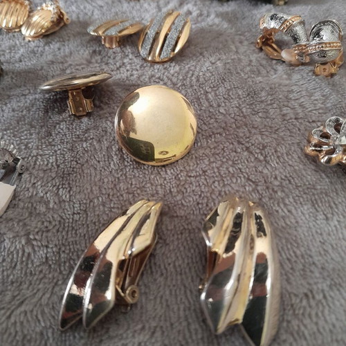 Clip-on earrings used, vintage and modern, pack of 50