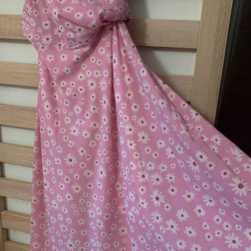Dress small new, pink with white daisies, midi length