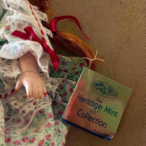 The Heritage Mint porcelain doll Melissa new from the 80s