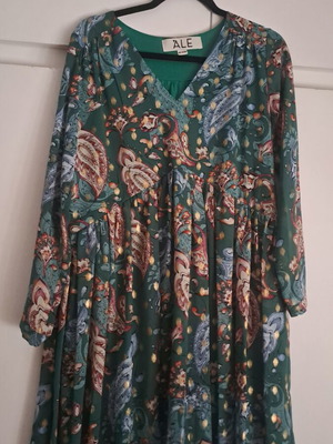 ALE dress green medium like new
