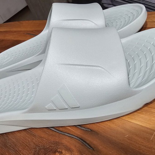 Adidas Lightshift slides size 48.5 like new, turquoise