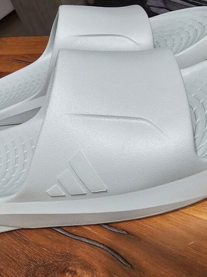 Adidas Lightshift slides size 48.5 like new, turquoise