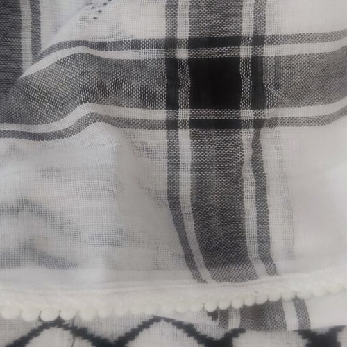 Kufiya scarf like new, traditional black and white Palestinian keffiyeh