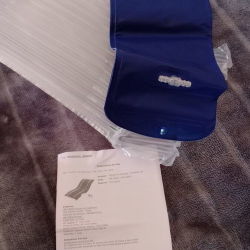 Tubular air mattress with electric air pump