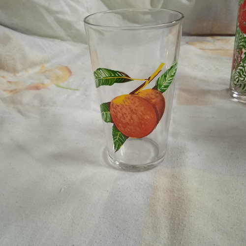 Water glasses like new, set of 7 collectible