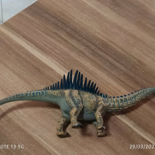 Agustina dinosaur figure large 35cm like new
