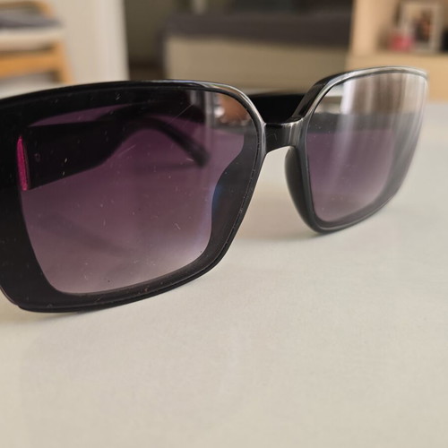 Women's square sunglasses black with gold detail