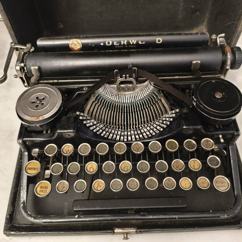 Underwood vintage portable typewriter used, 1920s-1930s, USA