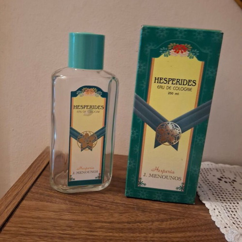 Hesperides Menounos 250 ml Eau de Cologne like new with box