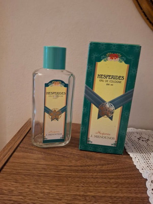 Hesperides Menounos 250 ml Eau de Cologne like new with box