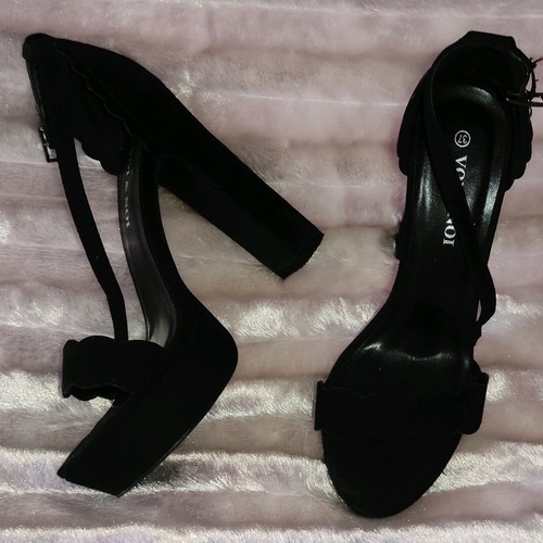 High black suede sandal with platform