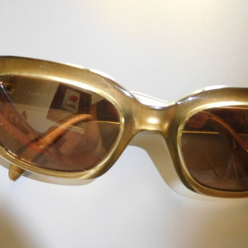 Donna Karan DKNY 7906S sunglasses with bronze plastic frame, like new