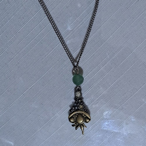 Vintage metallic pendant used, missing 2 stones