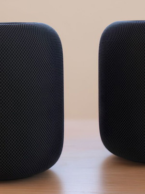 Apple HomePod 2nd Gen stereo pair like new, midnight