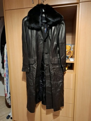 Leather coat long like new, size large, black with fur collar