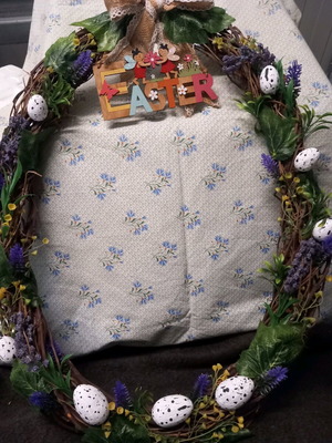 Handmade Easter wreath 65×52 like new