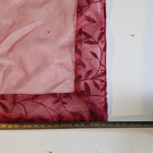 Christmas table runners like new, pack of 3, burgundy