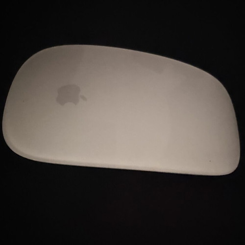 MacBook Air M1 8GB 256GB with Magic Mouse and Magic Keyboard bundle
