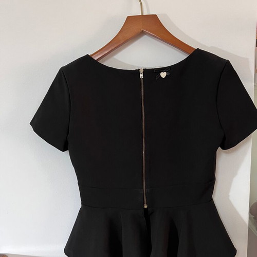 Lynne blouse with gathers at hem small like new, black