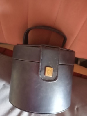 Nesesser vintage Givenchy μεταχειρισμένο, μπλε, ύψος 12 εκ, διάμετρος 14 εκ
