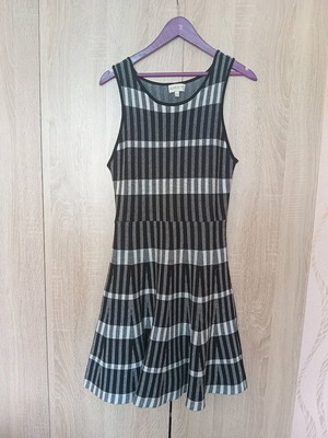 Дамска рокля в черно и бяло