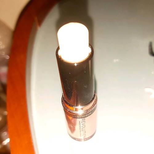 Revolution Highlighter & Contour stick like new