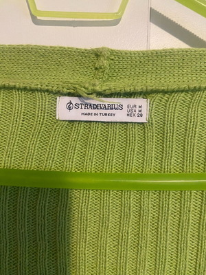 Stradivarius knitted cardigan green like new
