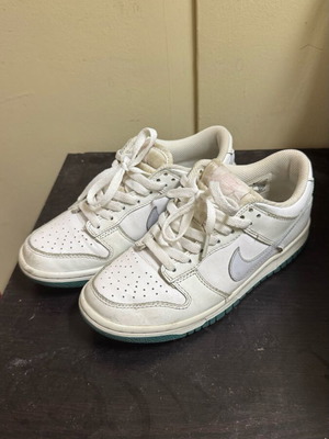 Nike Dunk Low sneakers like new, white, size 36.5