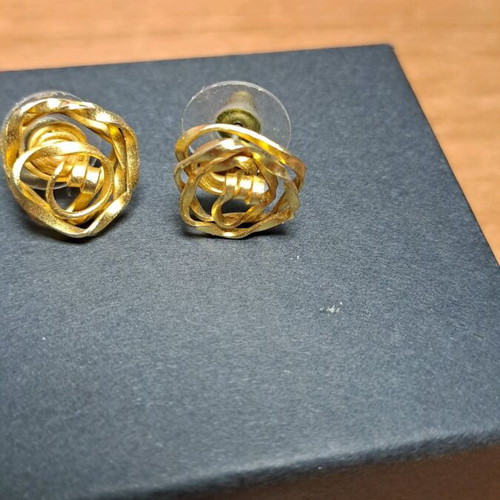 Fo earrings used