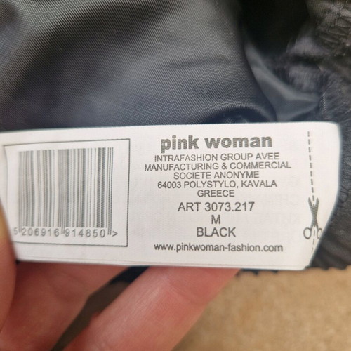 Pink Woman black cropped pants with stripe, like new