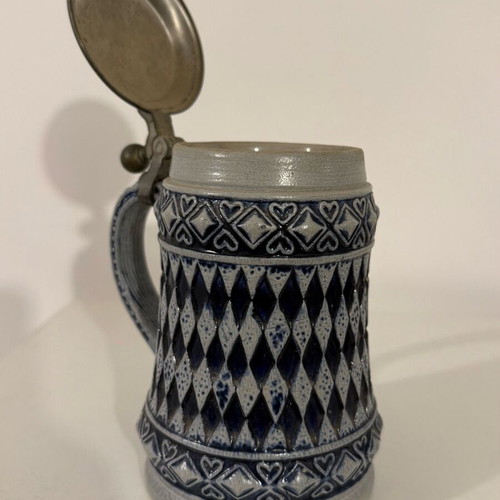 Decorative carafe used in excellent condition