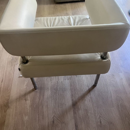 Italian Designer Leather Chair Sitland like new