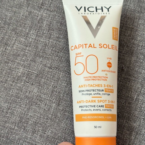Vichy Capital Soleil SPF 50 like new