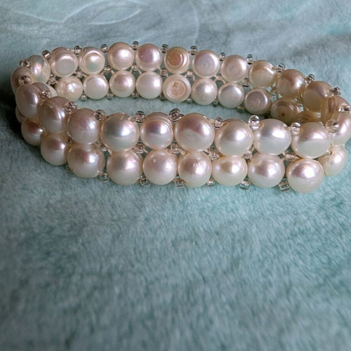 Pearl bracelet like new with natural pearls