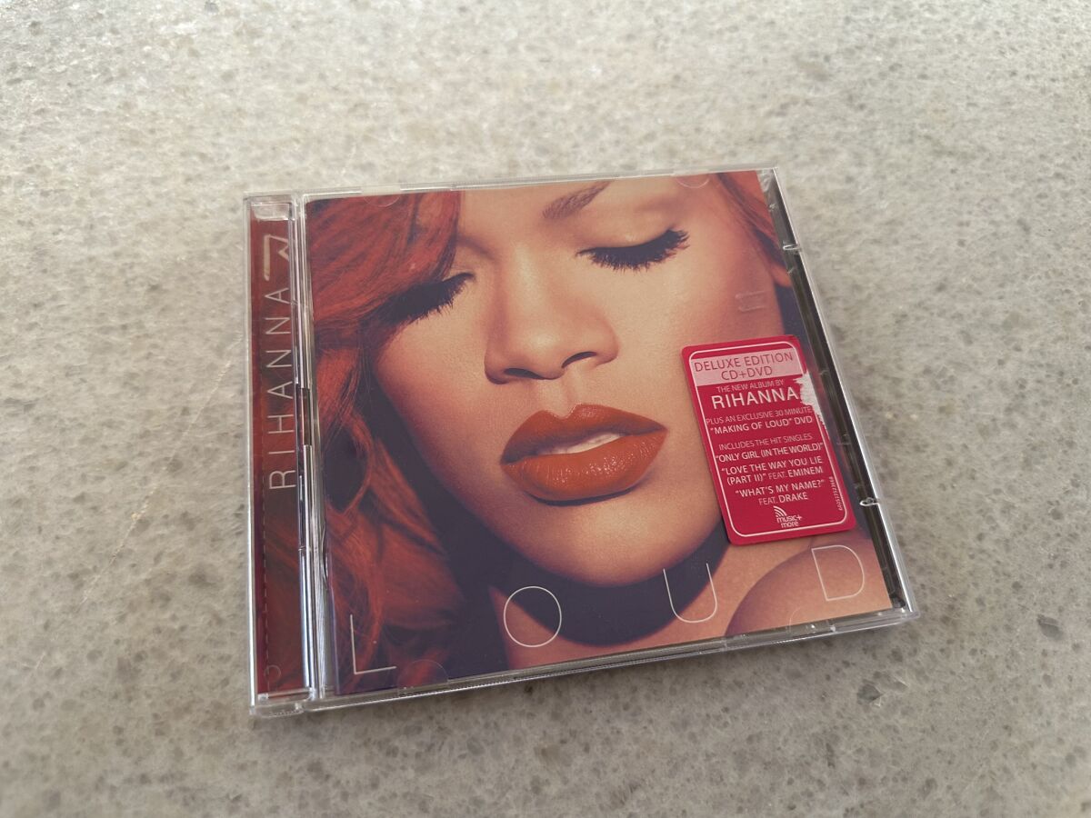 Rihanna Loud Deluxe Edition CD and DVD… - € 48,00 - Vendora.cy