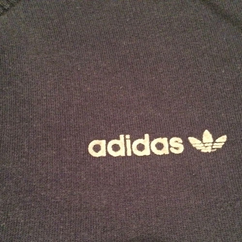 VINTAGE ADIDAS COLLECTIBLE UNISEX SWEATSHIRT