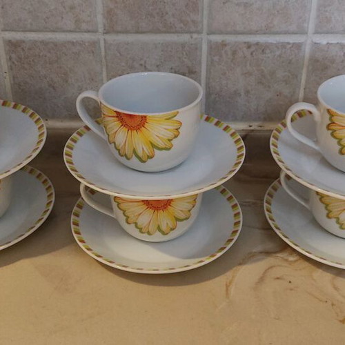 Porcelain coffee and tea cup set, 12 pieces, like new