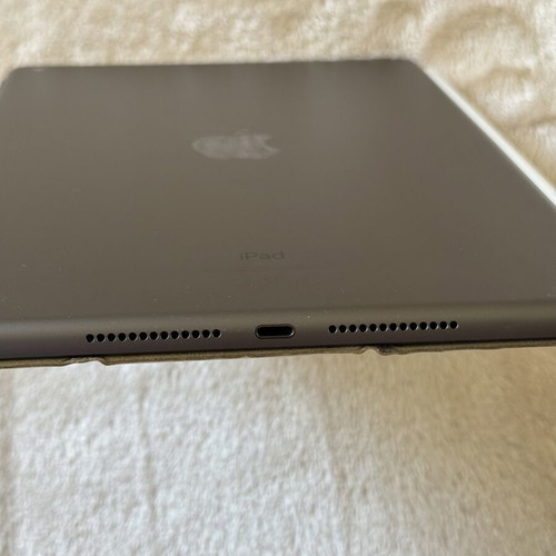 iPad 8th Gen 32GB used with Apple Pencil 1st Gen and Apple case