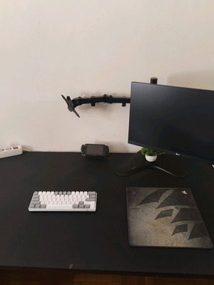 Γραφείο ξύλινο 160x80 με αφαιρούμενη επιφάνεια 3D carbon, μεταχειρισμένο