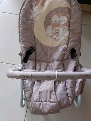 Ριλαξ Lorelli σε άριστη κατάσταση με κρεμαστά παιχνίδια