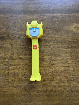 PEZ диспенсър Transformers Bumblebee употребяван държач за бонбони