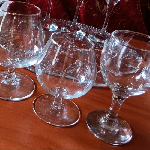 Set of glasses for liqueur and cognac 6 pieces with glass tray like new