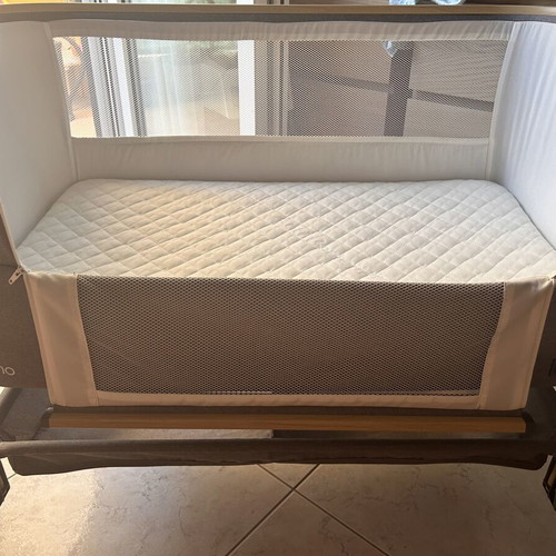 Cangaroo Amo Baby Cot with Mosquito Net and Extra Greco Strom Mattress like new