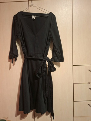 Black Mango dress with 3/4 sleeves and side zipper like new
