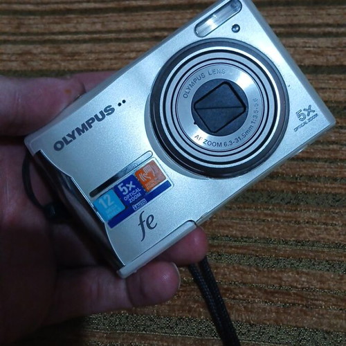 Olympus FE camera refurbished for parts, 12 megapixels
