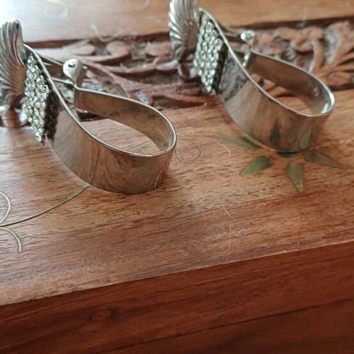 Silver dangling earrings like new